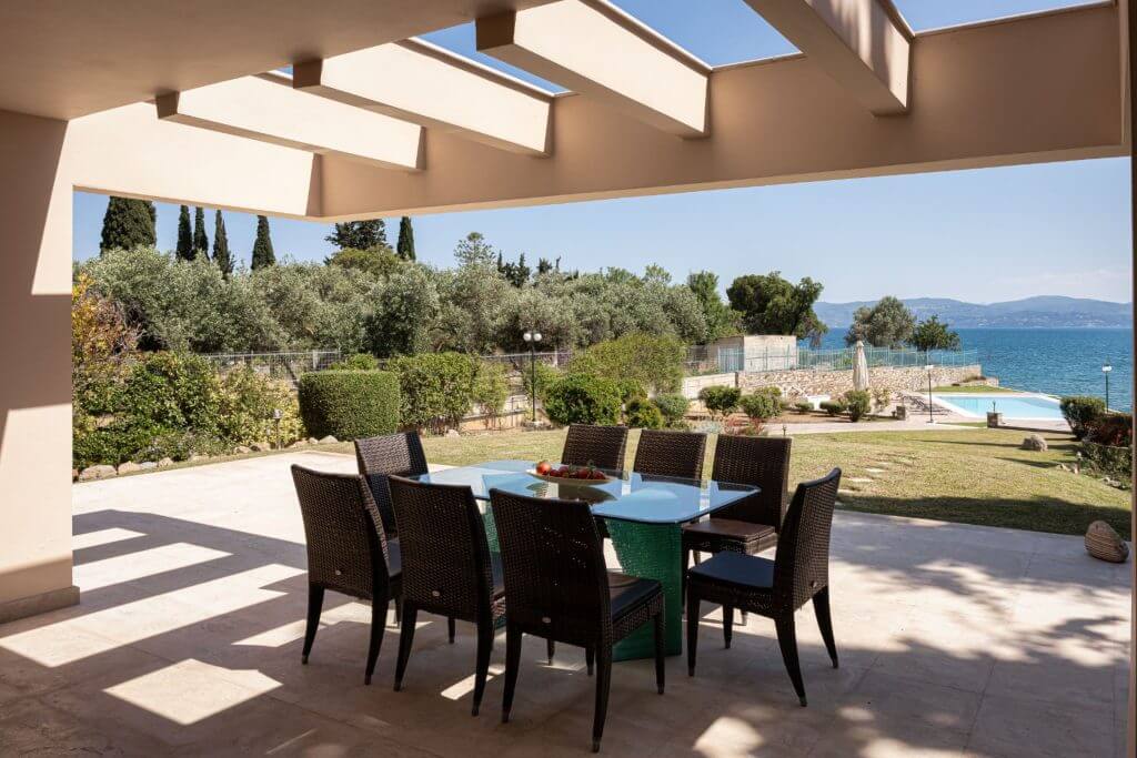 Eretria Luxurious Seafront Villa